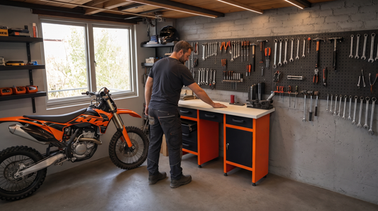 Banco de trabajo MB-09N en taller de moto enduro - Metallmobell