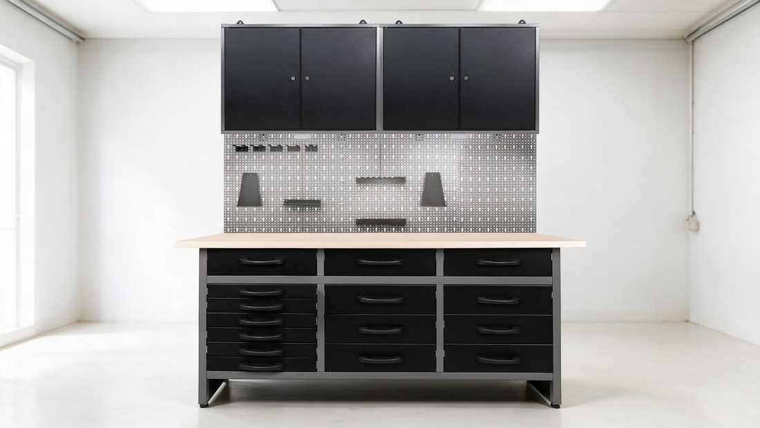 Pack de Trabajo Profesional de Metallmobell: banco de trabajo con cajones y armarios murales con cerradura en un taller ordenado